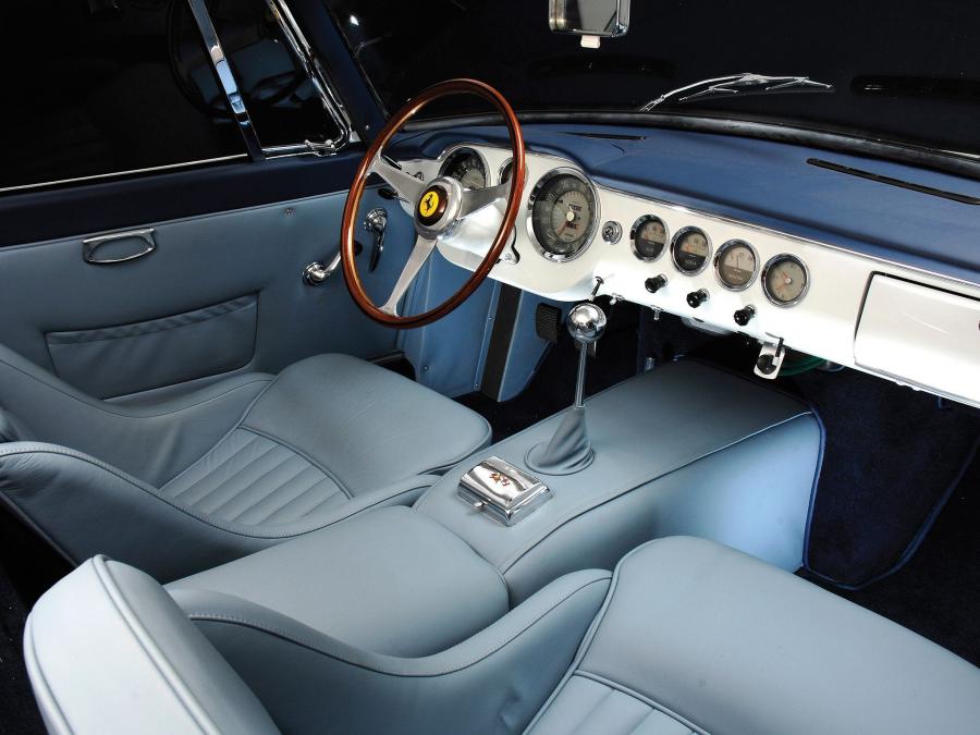 Интерьер Ferrari 250 GT SWB Berlinetta 1959 года  (фото 23 из 30)